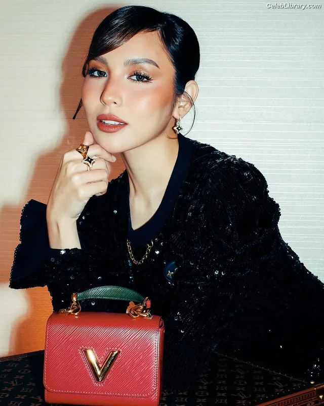 Kyline Alcantara photo 5 of 46
