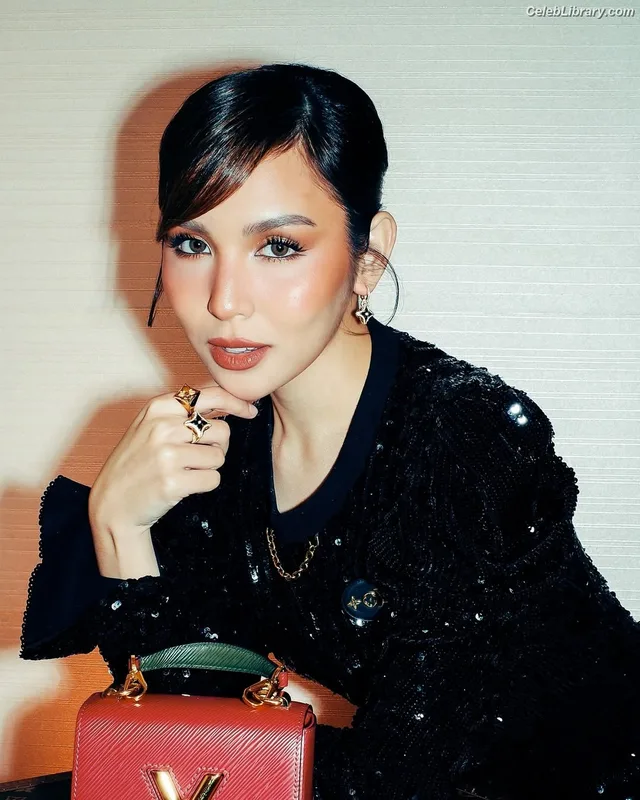 Kyline Alcantara photo 6 of 46