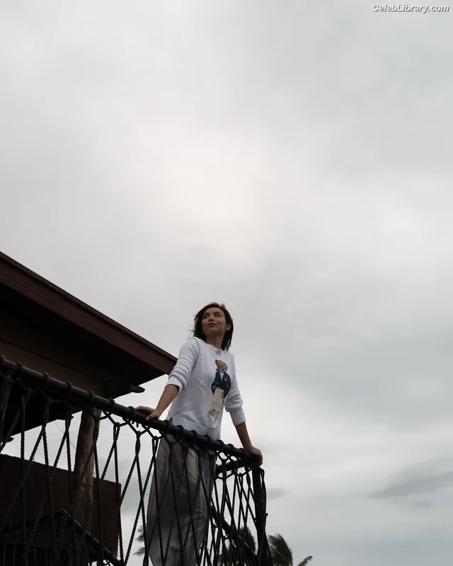 Kyline Alcantara photo 23 of 46
