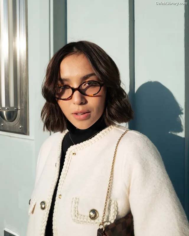 Kyline Alcantara photo 10 of 46