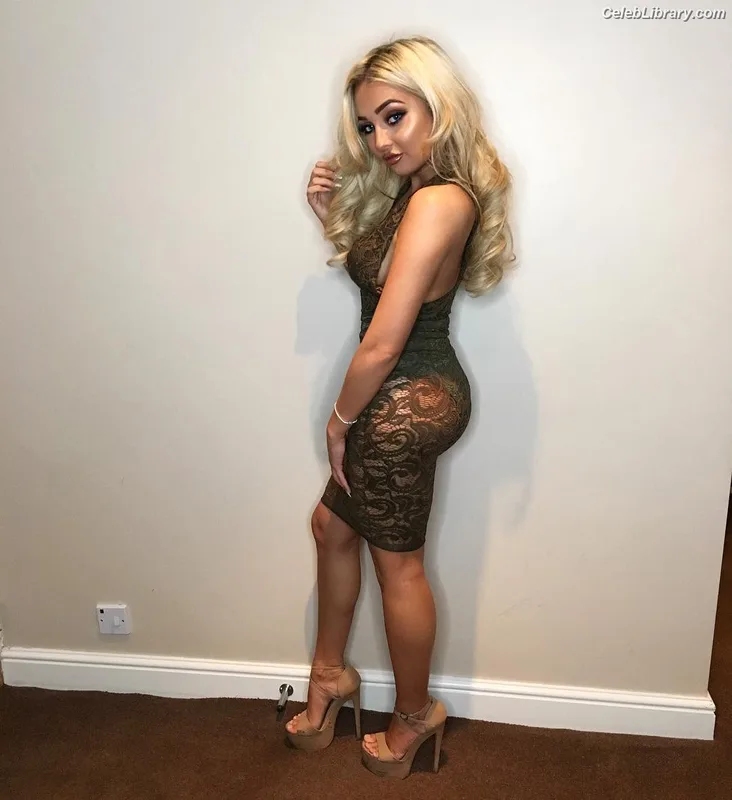 Lacey Fuller photo 7 of 1039