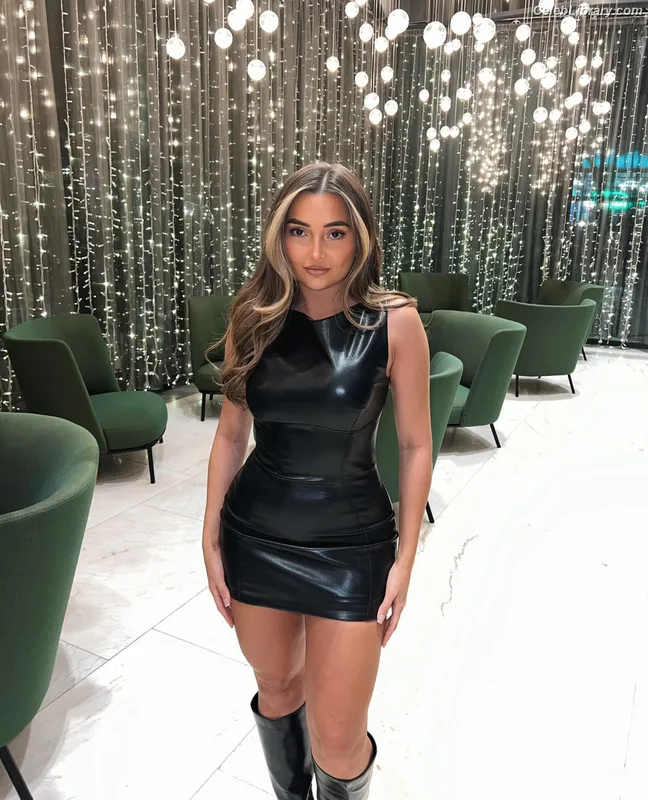 Lacey Fuller photo 17 of 1039