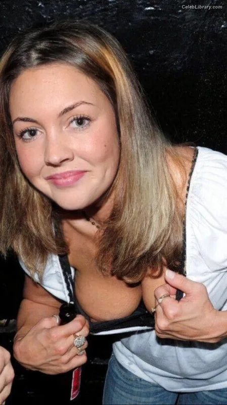 Lacey Turner photo 11 of 18