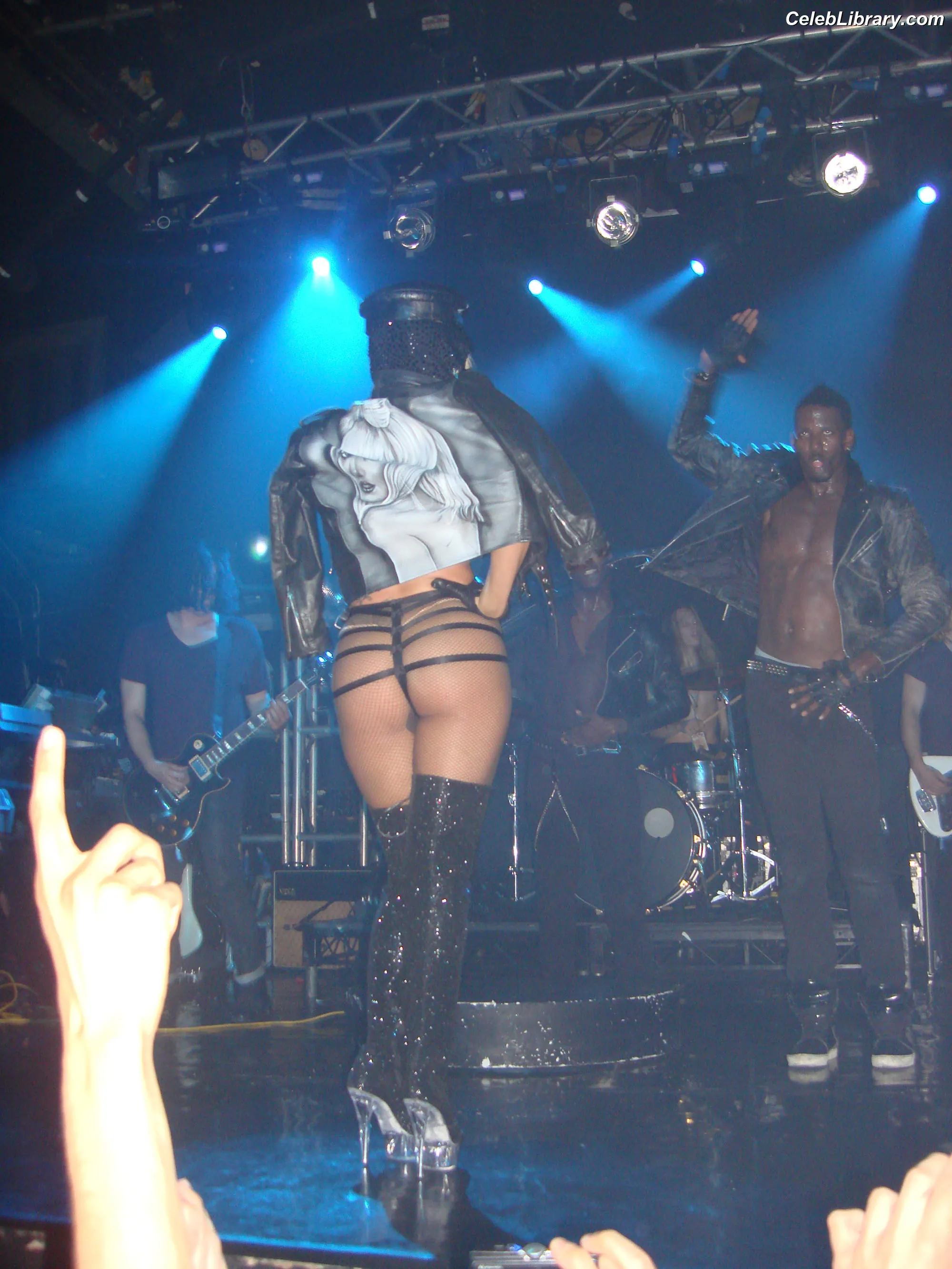 Lady Gaga photo 2 of 3664