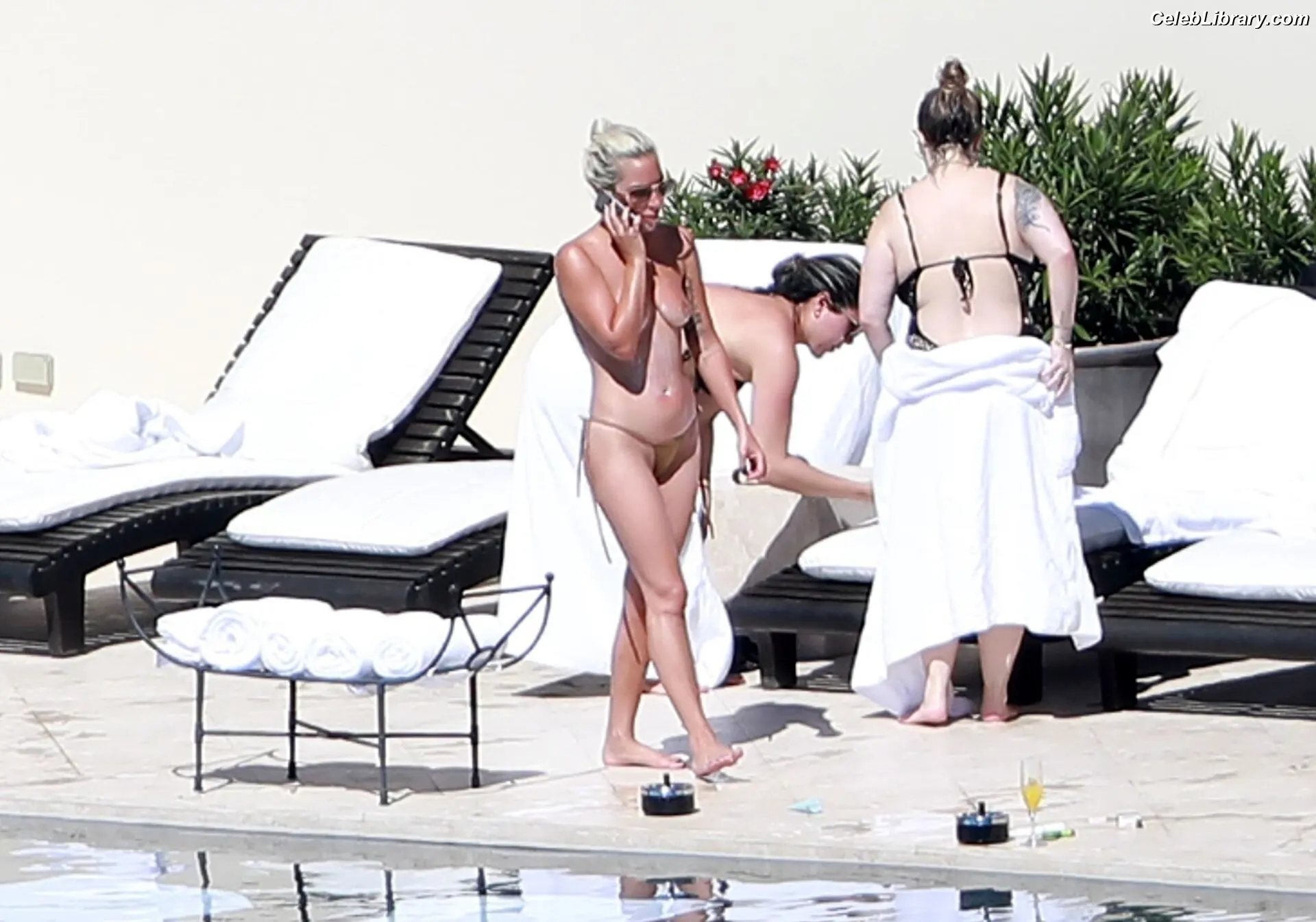 Lady Gaga photo 10 of 3664