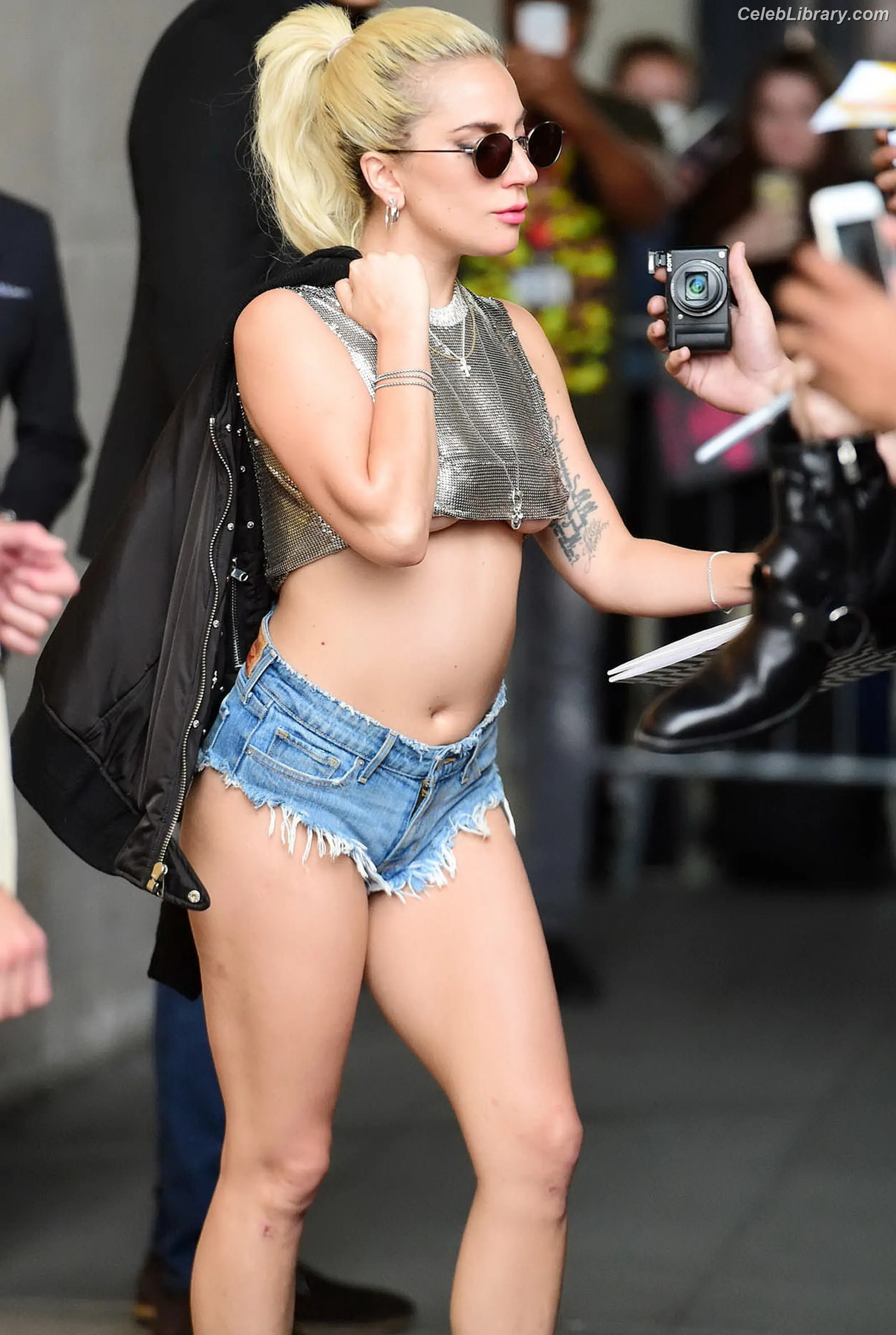 Lady Gaga photo 10 of 3664