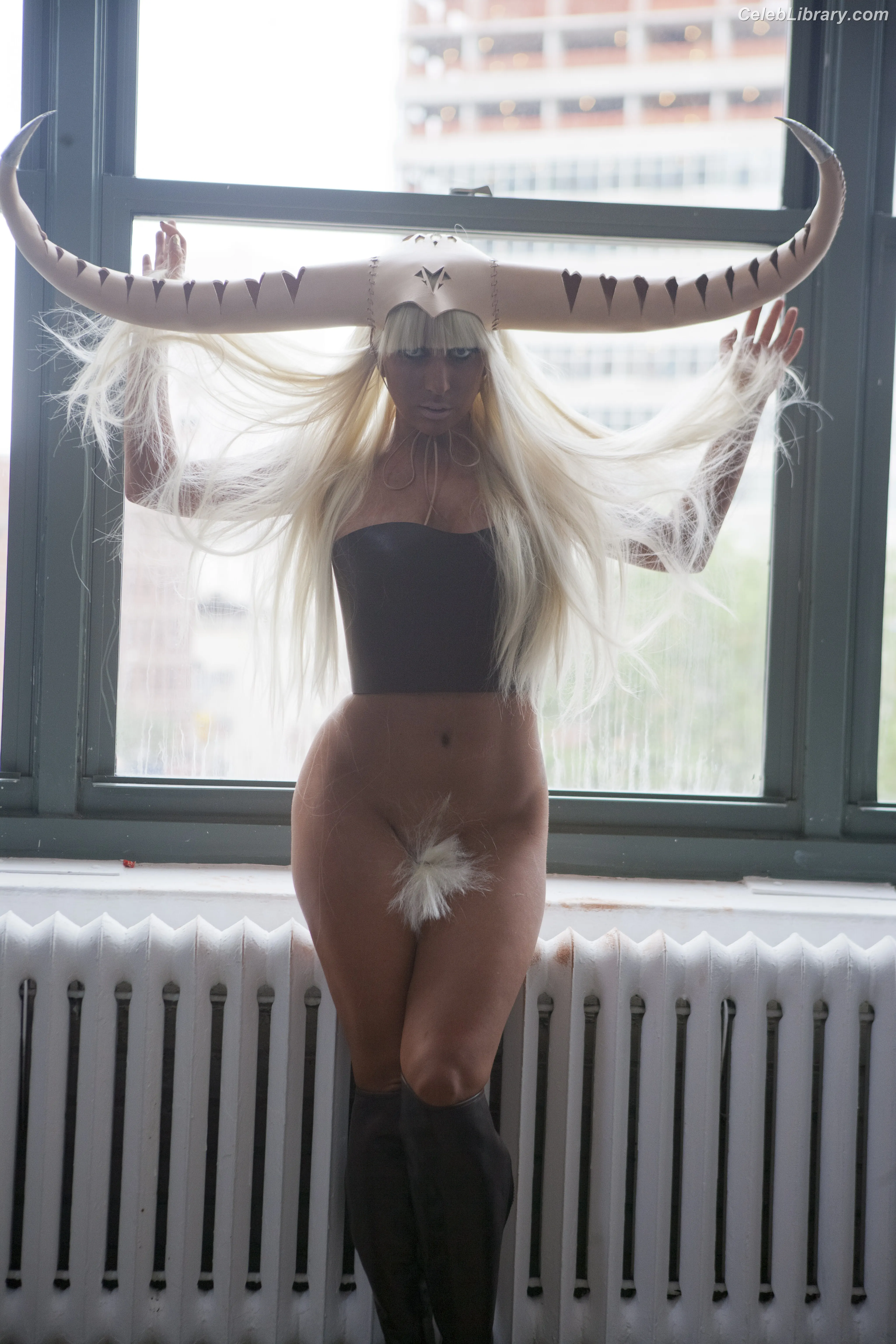 Lady Gaga photo 5 of 3664
