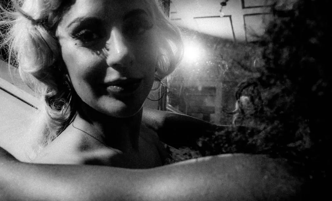 Lady Gaga photo 10 of 3664
