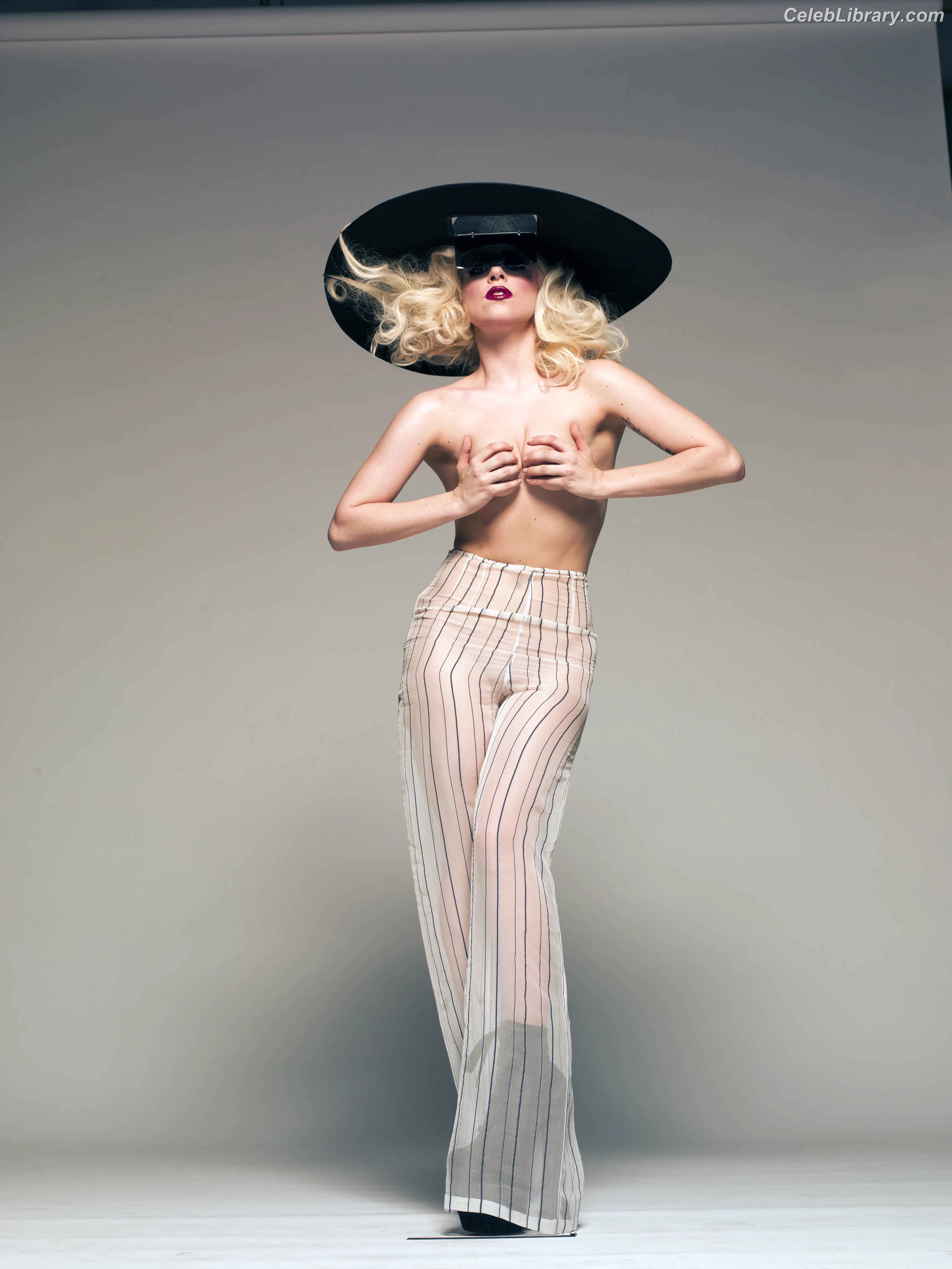 Lady Gaga photo 10 of 3664