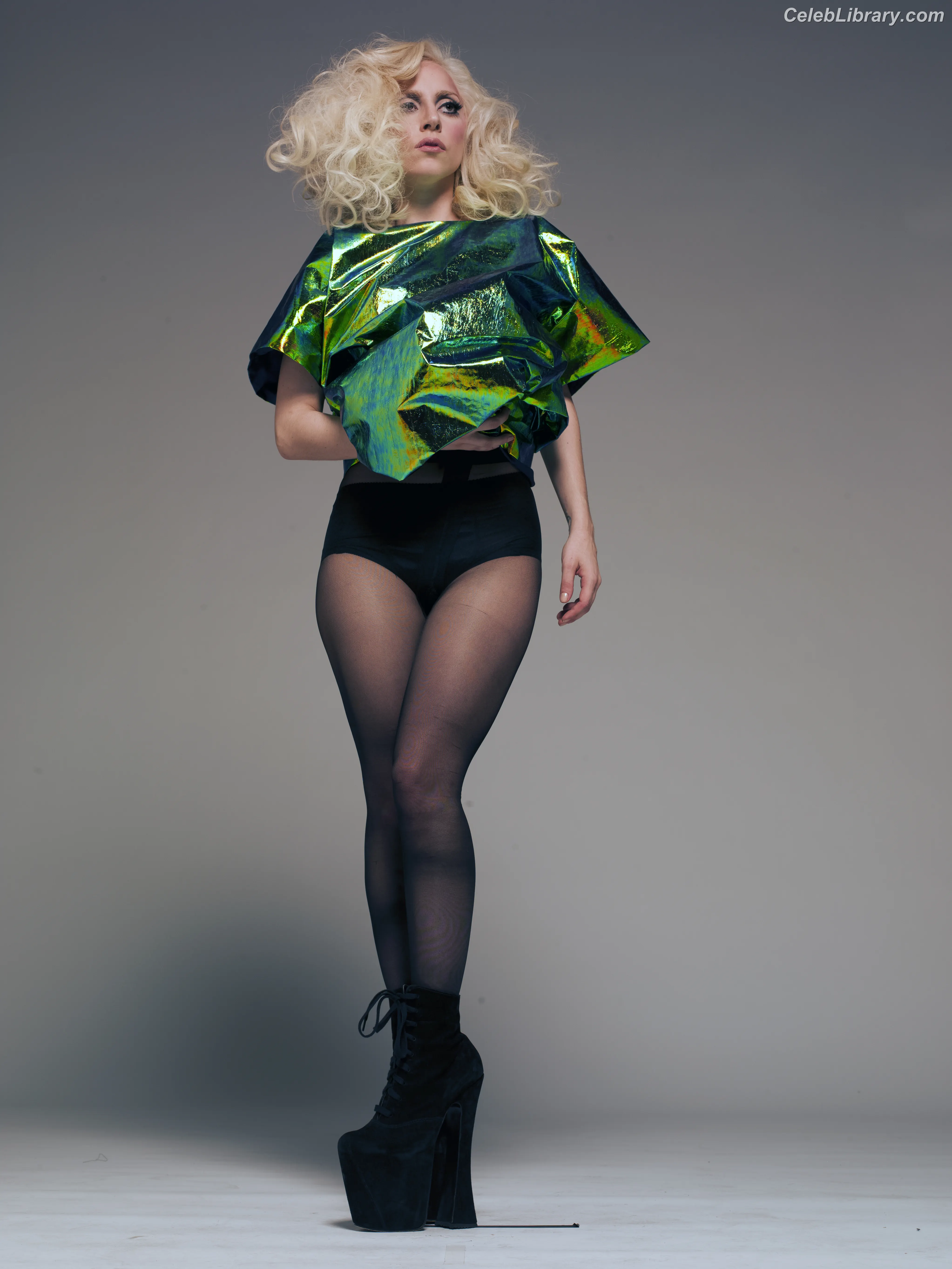 Lady Gaga photo 3 of 3664