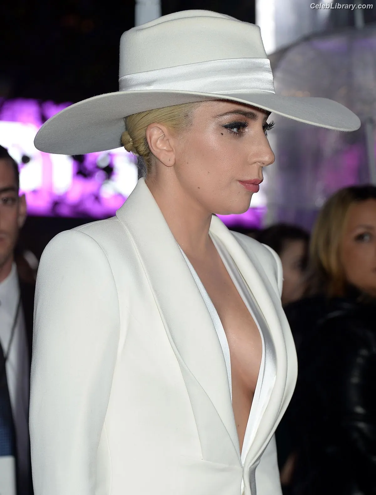 Lady Gaga photo 2 of 3664