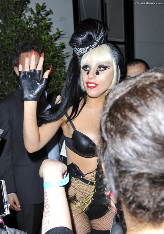 Lady Gaga photo 17 of 1595