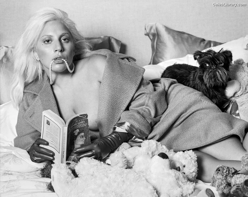 Lady Gaga photo 12 of 1595