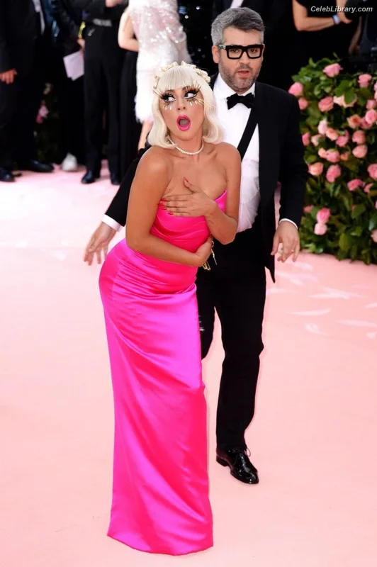 Lady Gaga photo 4 of 1595
