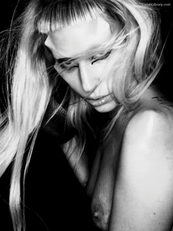 Lady Gaga photo 19 of 1595
