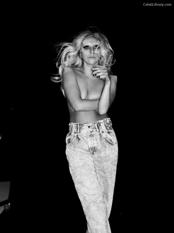 Lady Gaga photo 23 of 1595