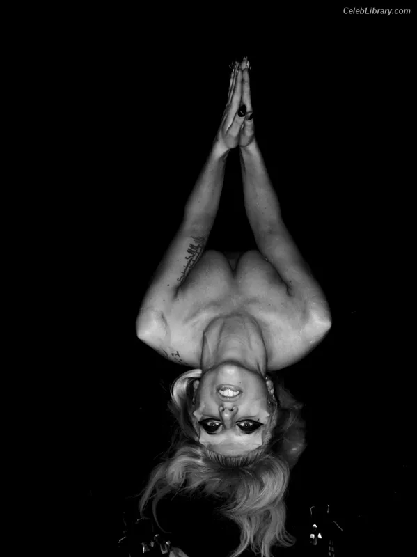 Lady Gaga photo 12 of 1595