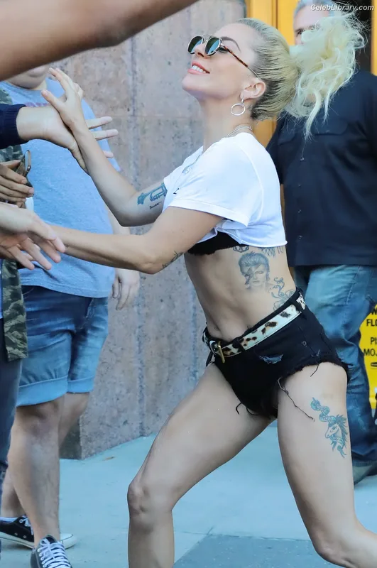 Lady Gaga photo 8 of 1595