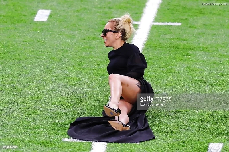Lady Gaga photo 15 of 1595
