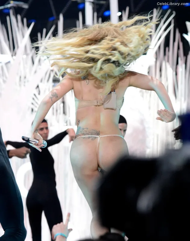 Lady Gaga photo 18 of 1595