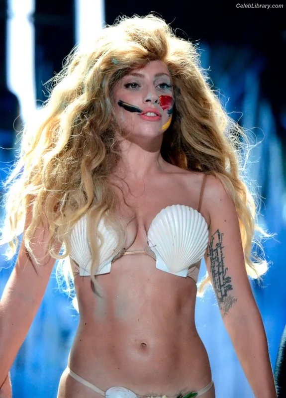Lady Gaga photo 16 of 1595