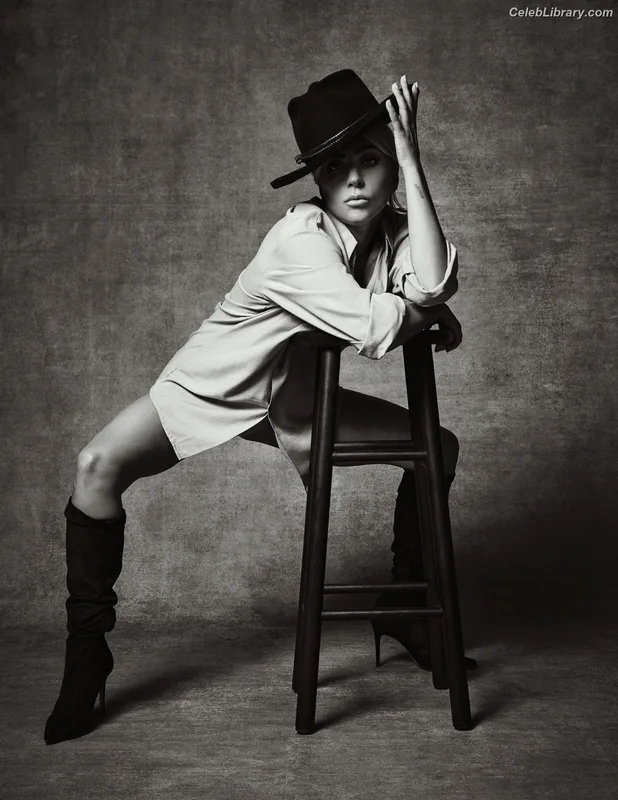 Lady Gaga photo 12 of 1595