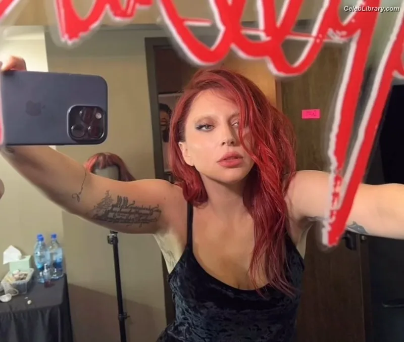 Lady Gaga photo 16 of 1595