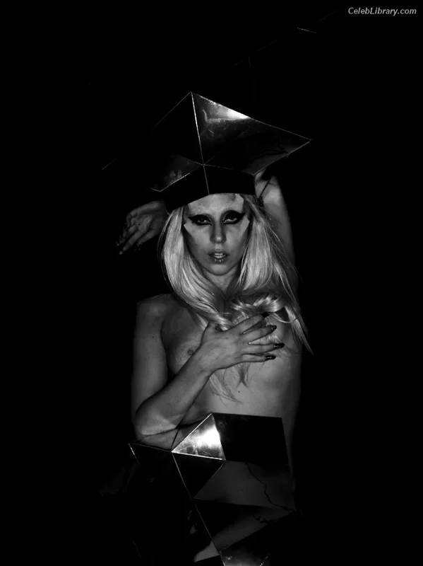 Lady Gaga photo 18 of 1595