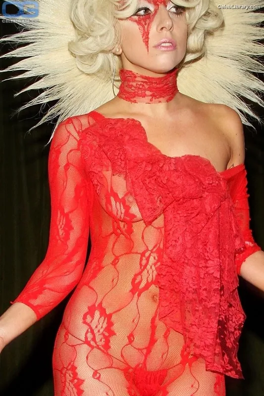 Lady Gaga photo 10 of 1595