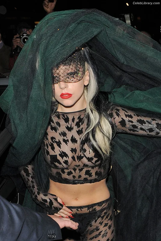 Lady Gaga photo 10 of 1595