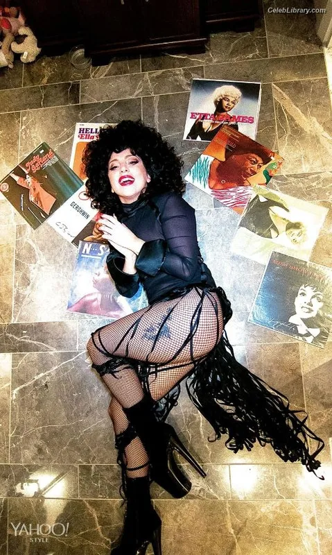 Lady Gaga photo 14 of 1595