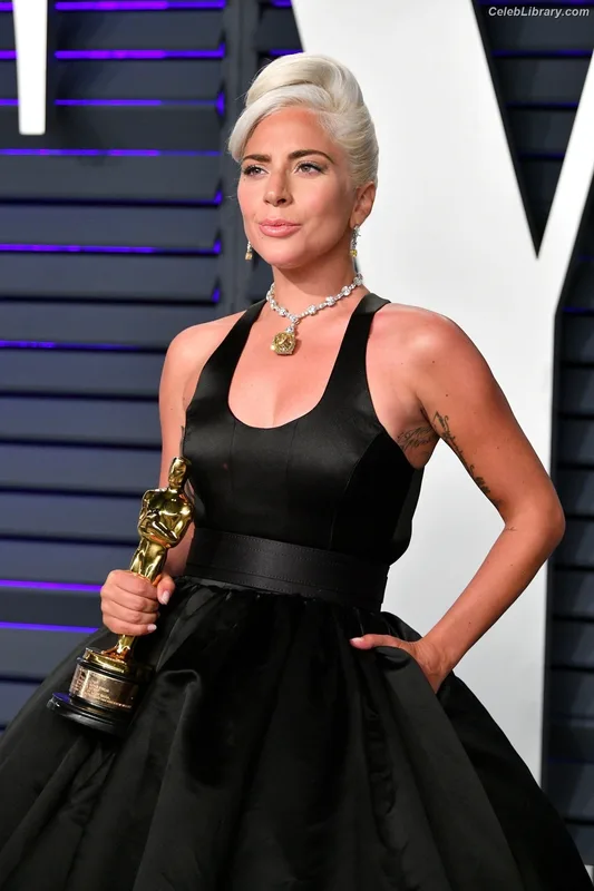 Lady Gaga photo 7 of 1595