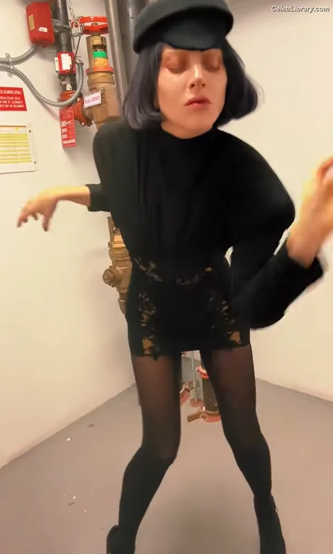 Lady Gaga photo 15 of 1595