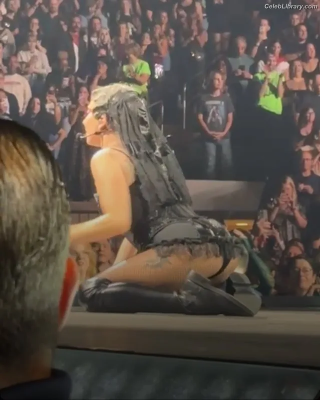 Lady Gaga photo 6 of 1595