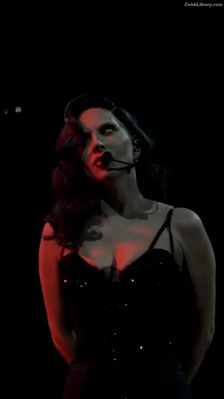 Lady Gaga photo 5 of 1595