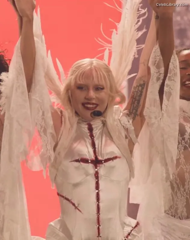 Lady Gaga photo 20 of 1595