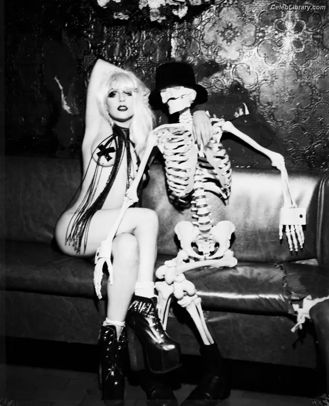 Lady Gaga photo 6 of 1595