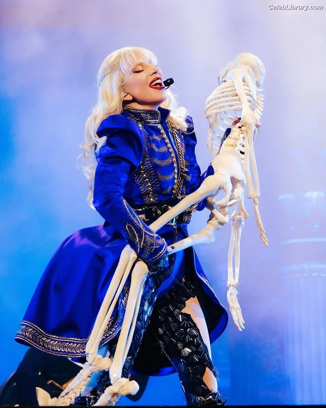 Lady Gaga photo 11 of 1595