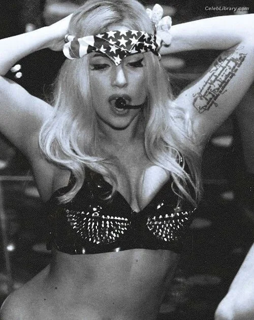 Lady Gaga photo 18 of 1595