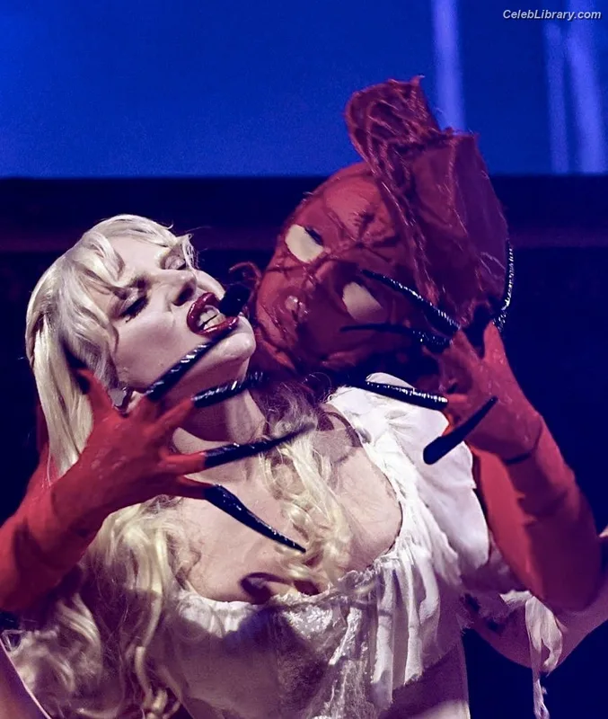 Lady Gaga photo 24 of 1595