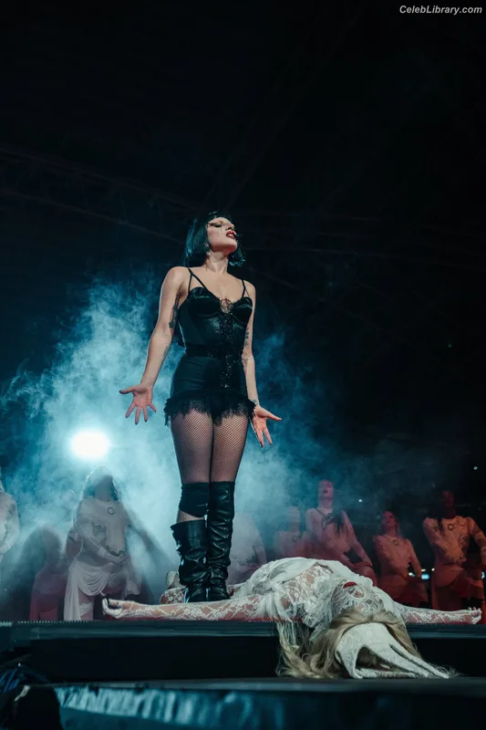 Lady Gaga photo 19 of 1595