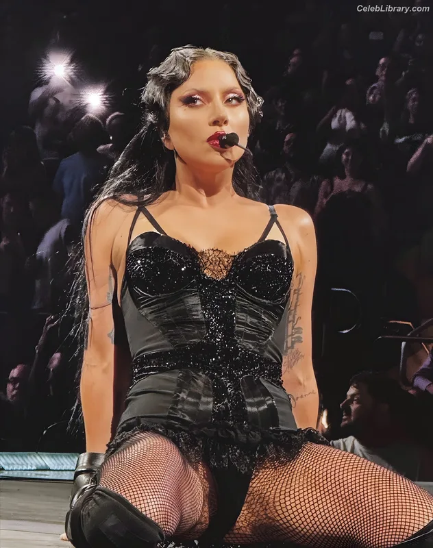 Lady Gaga photo 16 of 1595