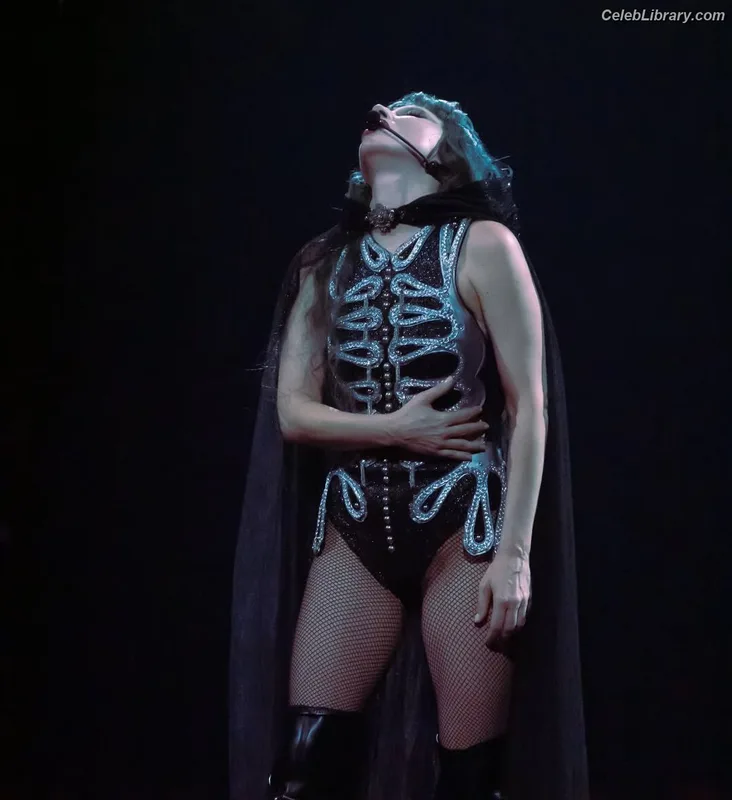 Lady Gaga photo 5 of 1595