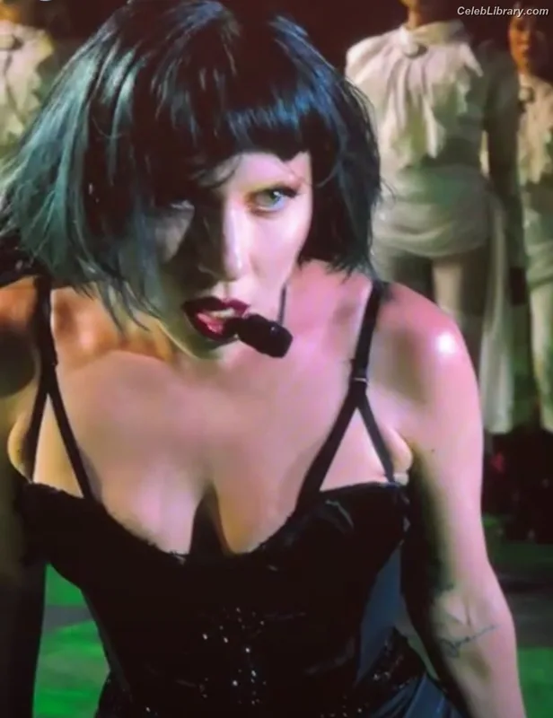 Lady Gaga photo 11 of 1595