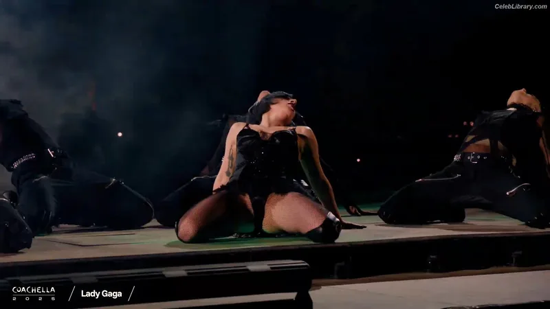Lady Gaga photo 20 of 1595