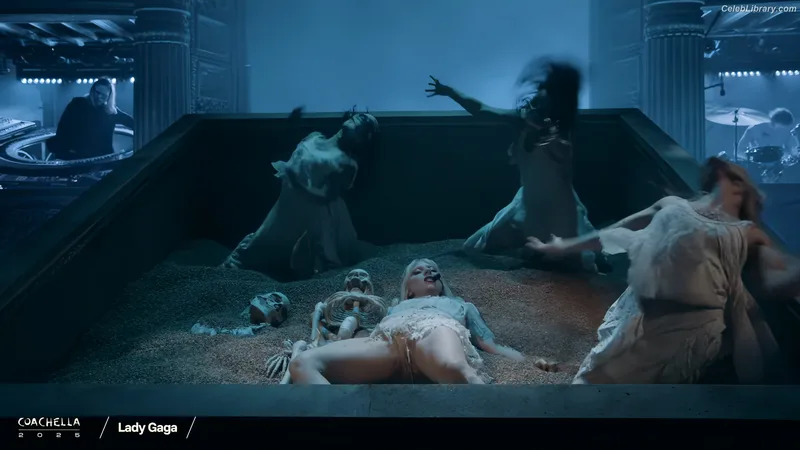 Lady Gaga photo 24 of 1595