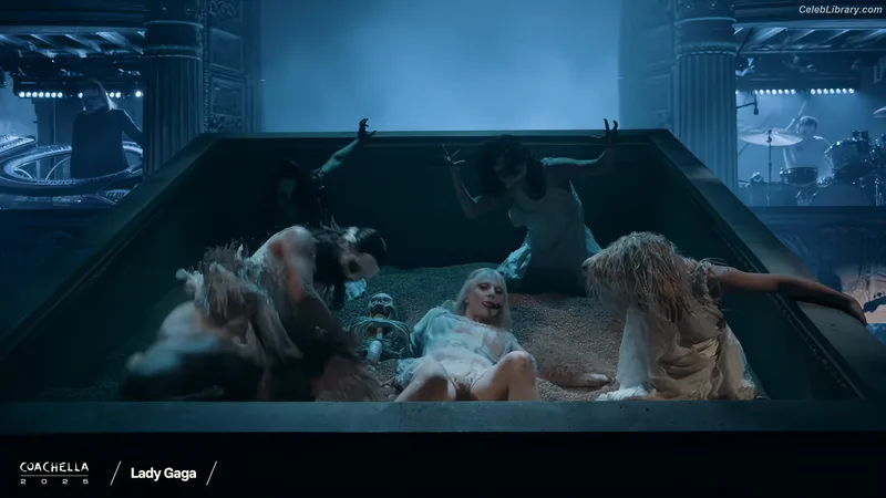 Lady Gaga photo 12 of 1595