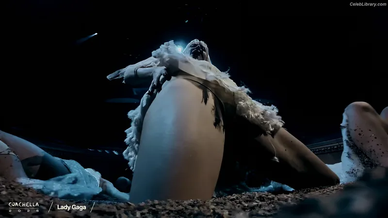 Lady Gaga photo 19 of 1595