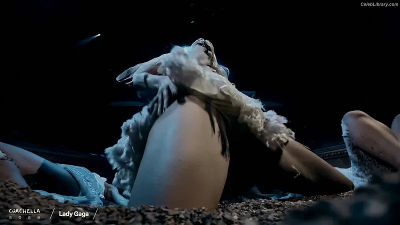 Lady Gaga photo 22 of 1595