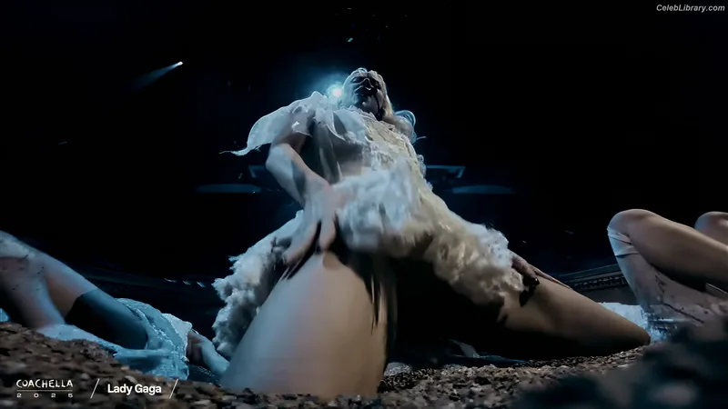 Lady Gaga photo 24 of 1595